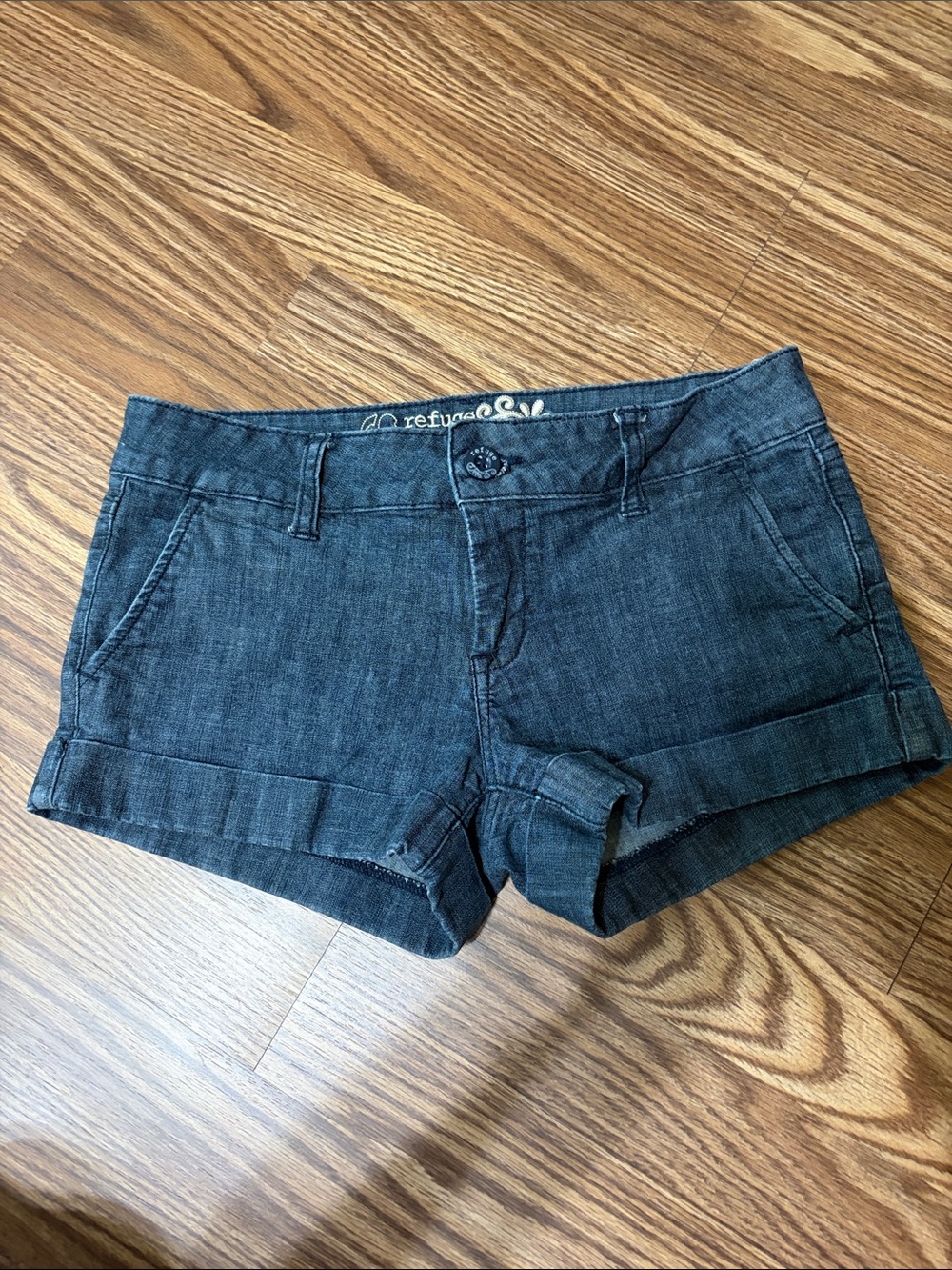 refuge Blue Wash Rolled Hem Women's Jean Shorts